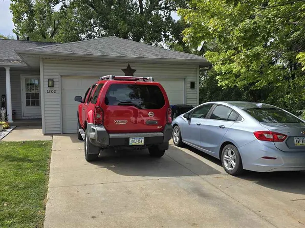 1202 N Boston Way, Coralville, IA 52241