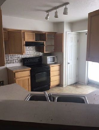 5th image of 1304 N Beech Ave
