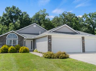 2221 Henry V Xing, Fort Wayne, IN 46818