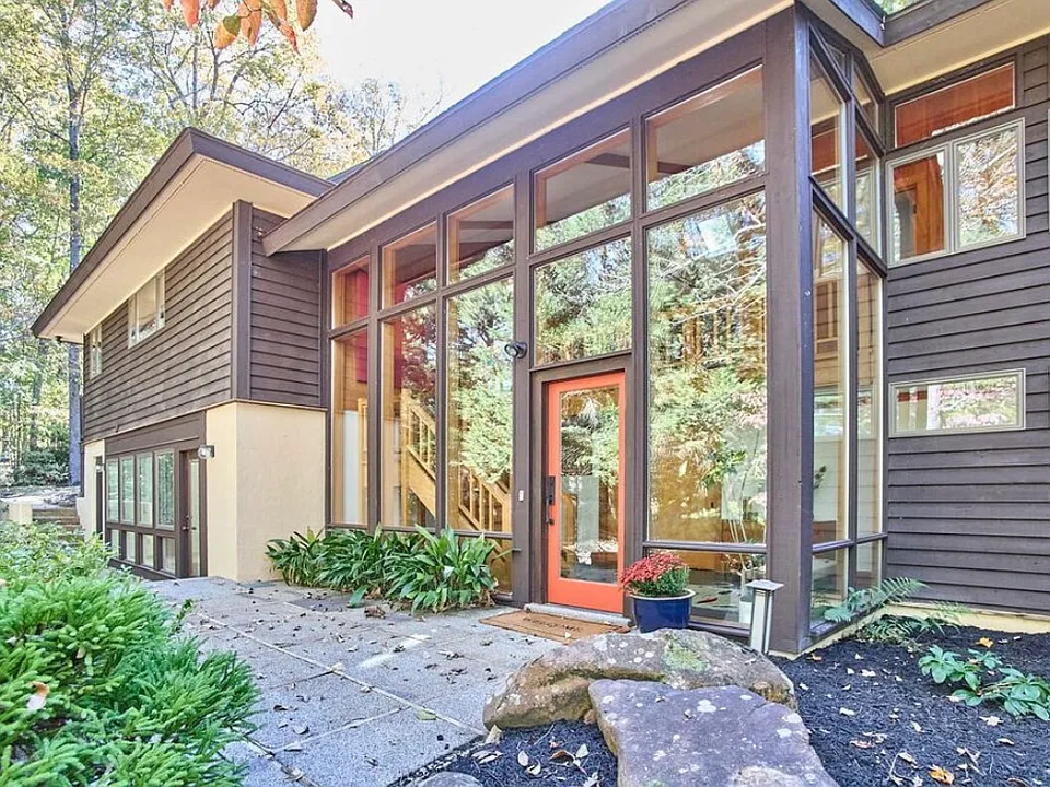 113 Rhododendron Dr