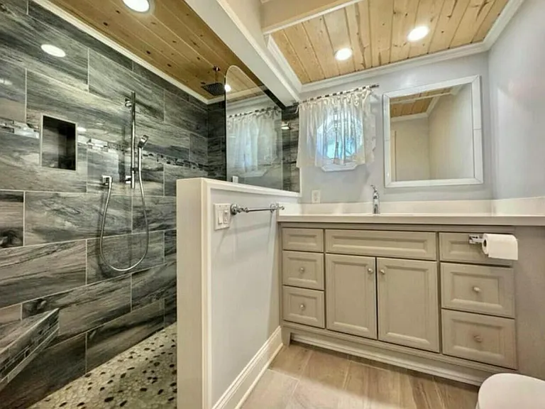 698 Forsyth St #2 — Photo 17