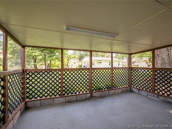3rd image of 103 N Lockwood Avenue