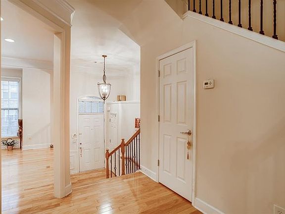 5th image of 2219 Millhaven St SE