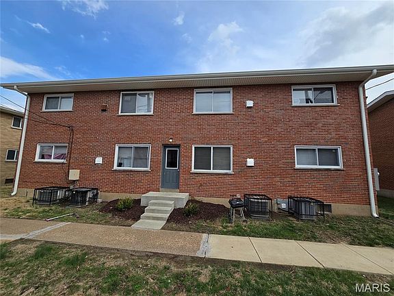 2nd image of 2 Bruce Dr