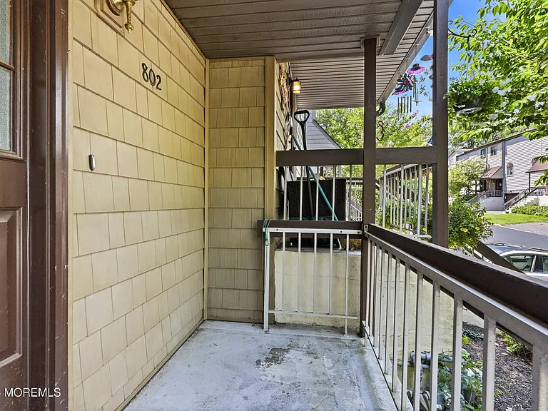 802 Alpine Trl — Photo 3