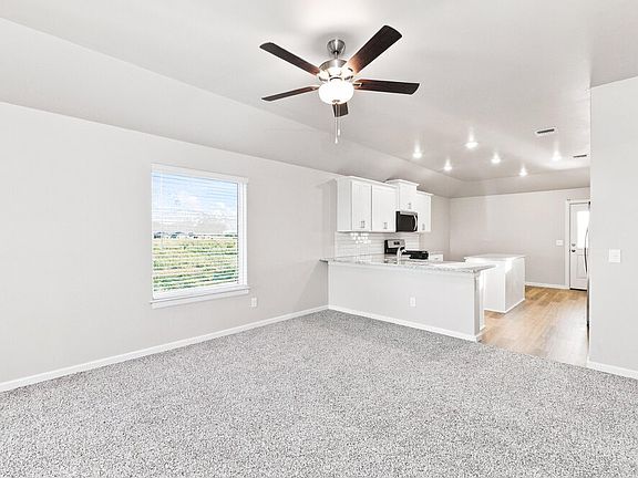 3rd image of 12800 Carrara Ln