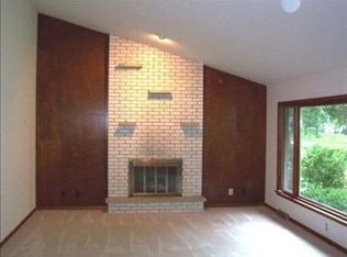 354 Lawndale Ave, Aurora, IL 60506