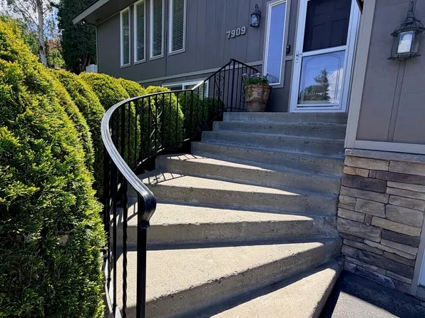 7909 Englewood Crest Drive, Yakima, WA 98908