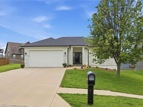 12450 NW Lauren Cir, Platte City, MO 64079