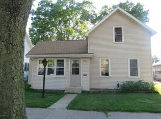 1337 Charles St, La Crosse, WI 54601