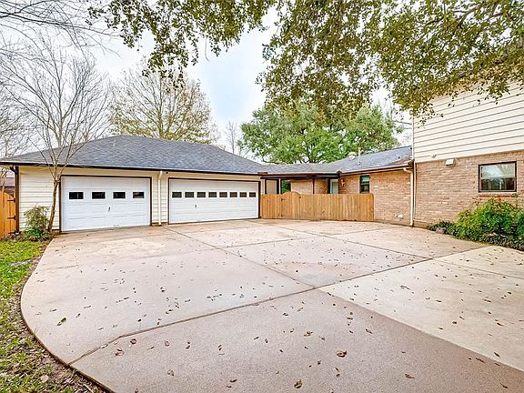 2nd image of 1110 Flowerwood Ct