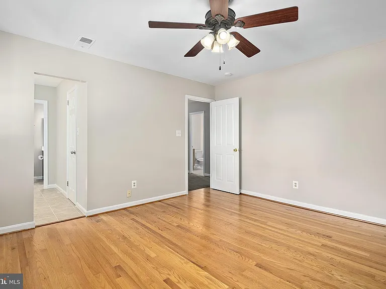 2542 N Wakefield St — Photo 29