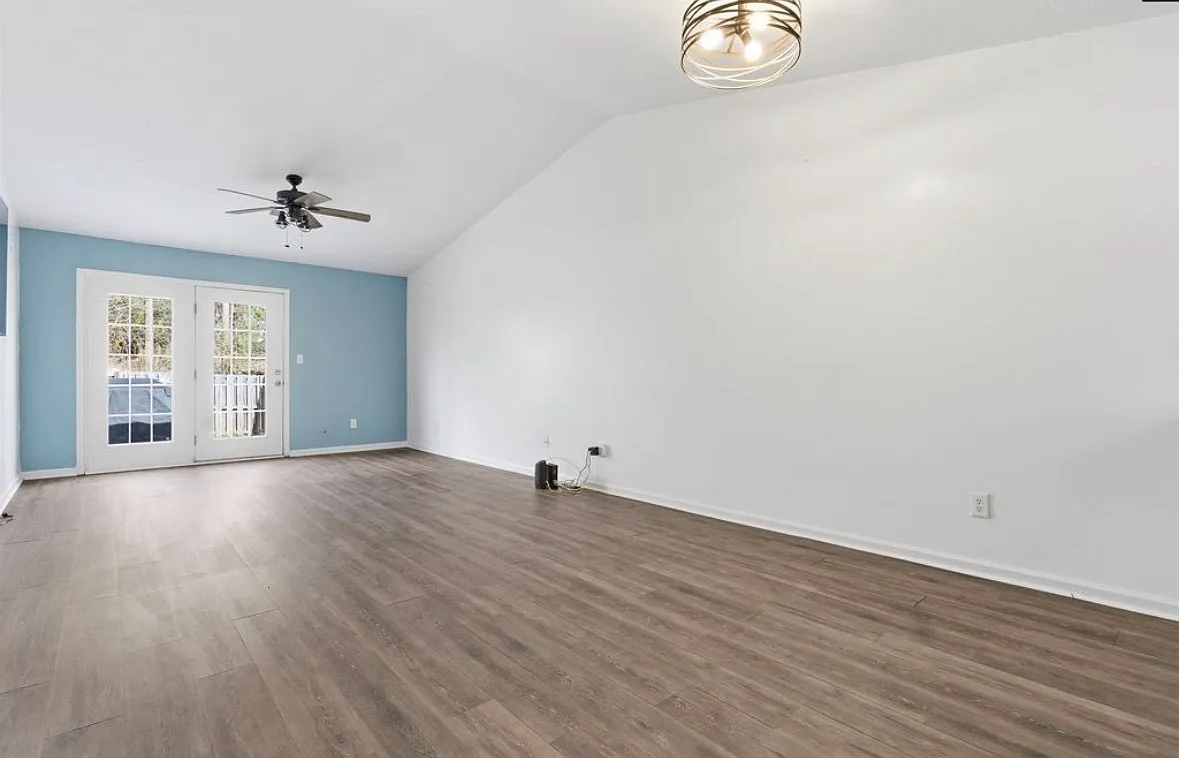 2 bed, 1100 sqft, $1,500 — Photo 3