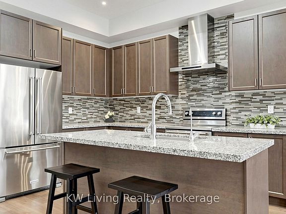 5th image of 389 Elyse Ct