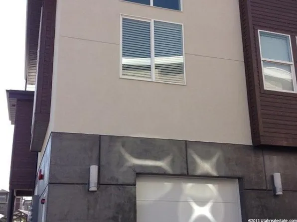 1001 W Rooftop Dr, Midvale, UT 84047