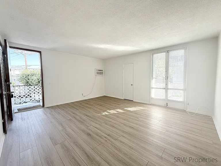 712 N Adams St #10 — Photo 3