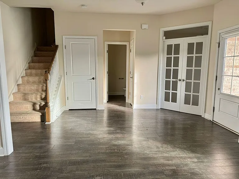 313 Union Pier Dr — Photo 4