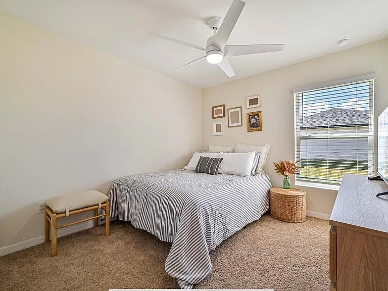 822 NE 44th Ln — Photo 18