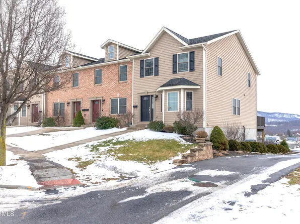 101 Holliday Hills Dr, Hollidaysburg, PA 16648