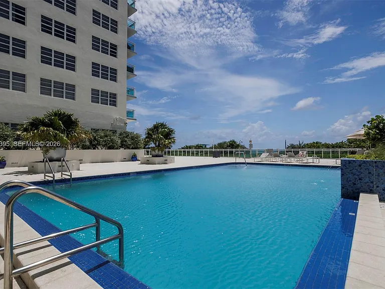 6917 Collins Ave #1512 — Photo 18