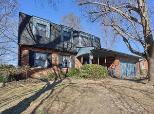 80 Glenwood Dr, Glen Carbon, IL
