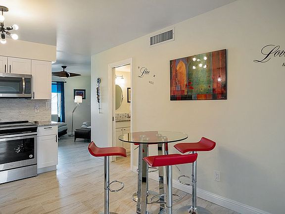 4th image of 8415 E Clarendon Ave