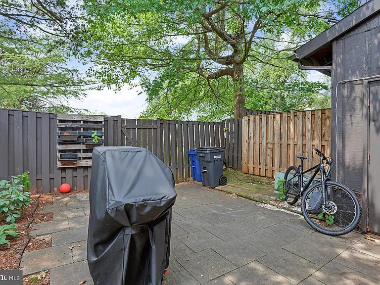 129 Willow Pl — Photo 16