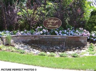12 Eucalyptus Ct, Selden, NY 11784
