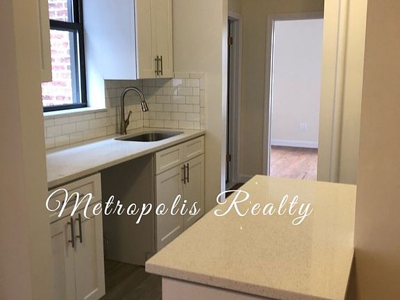 4th image of 2159 27th St #3