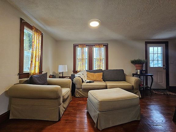5th image of 151 Lincoln Ave