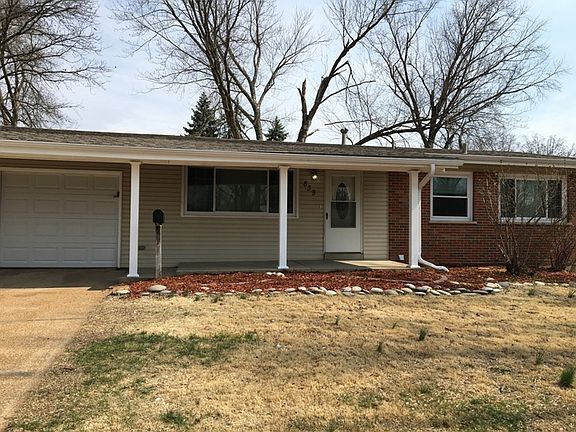 3rd image of 839 Lynn Haven Ln