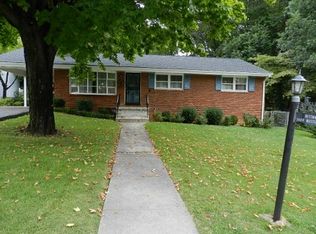 1609 Masters Cir NW, Roanoke, VA 24017