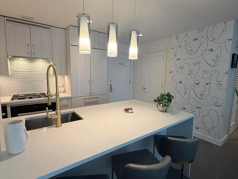 20 Melrose Ter #607 — Photo 15