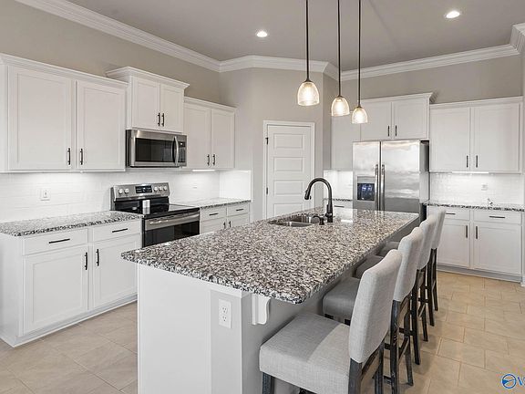 5th image of 139 Midpark Dr