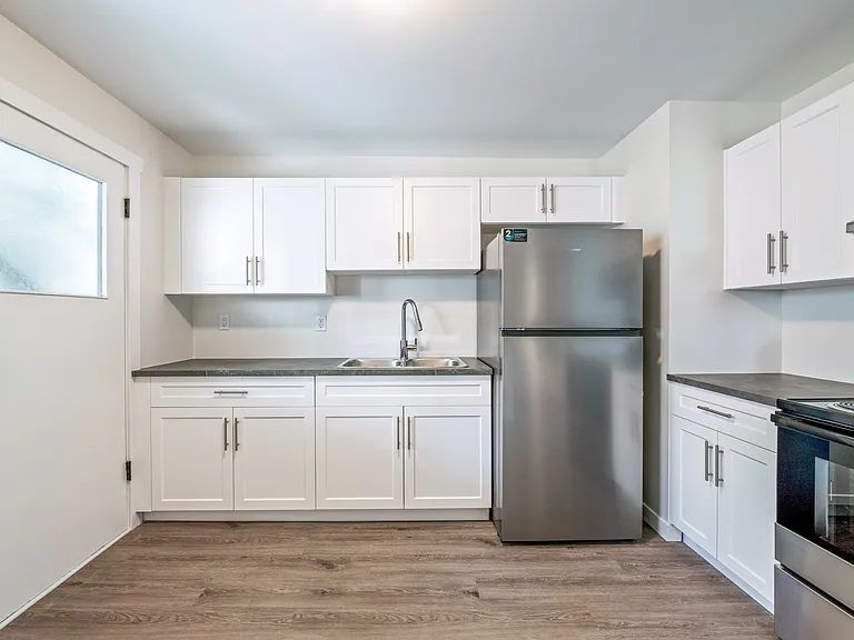 9250 Edwards Rd #5 — Photo 11
