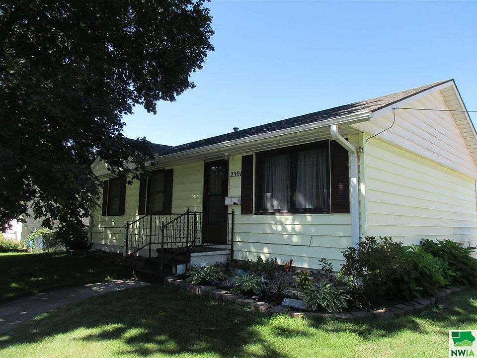 1st image of 2301 S Oleander St