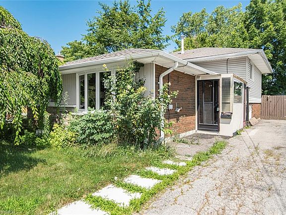 2nd image of 100 Mountain Ave N