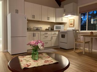 819 Longwood Ln, Sebastopol, CA 95472