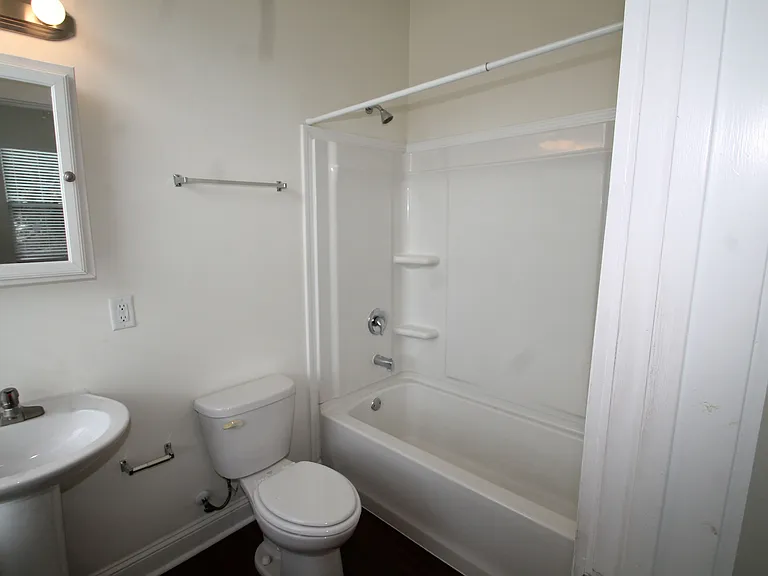2002 Montgomery St #2 — Photo 9