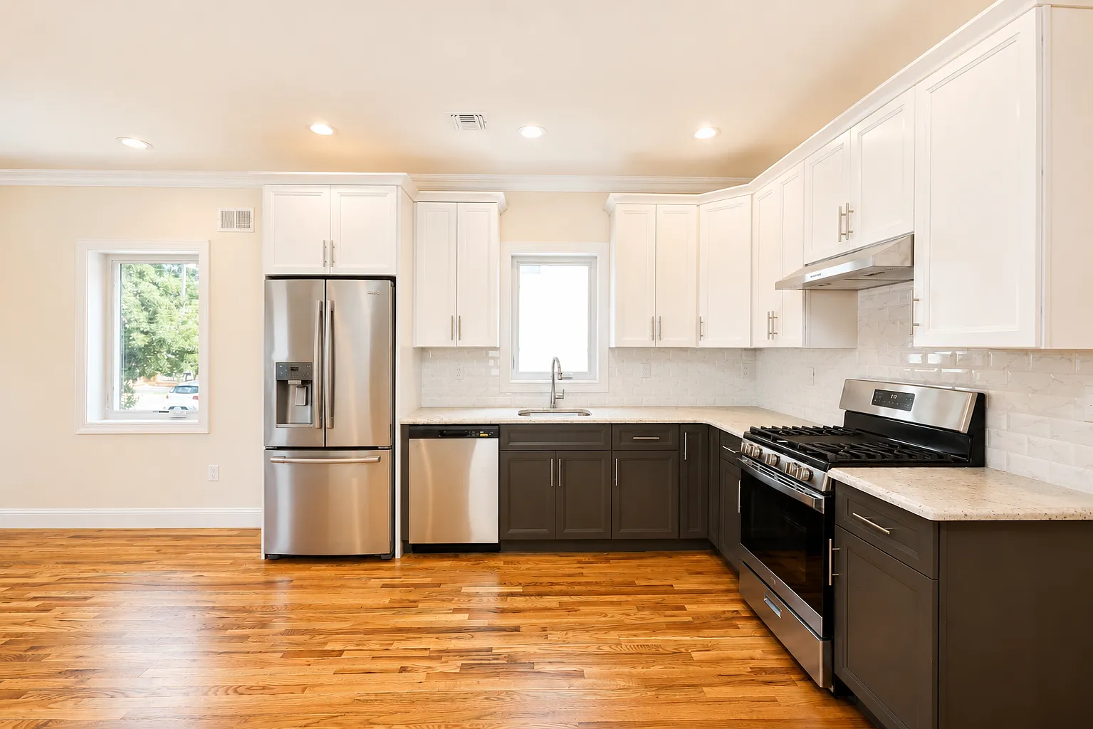 3 bed, $2,900 — Photo 4