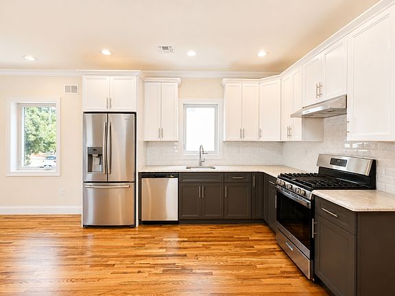 3rd image of 280 Eltingville Blvd #1
