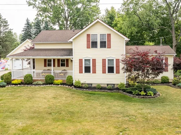 4715 Duerr Rd, Orchard Park, NY 14127