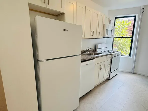 209 Bennett Avenue image 1 of 14