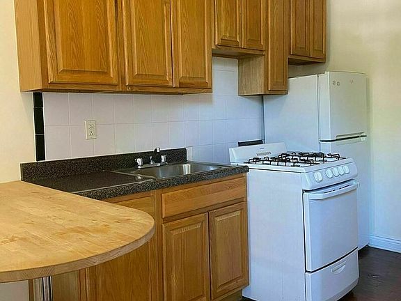 2nd image of 290 Empire Blvd APT 1J