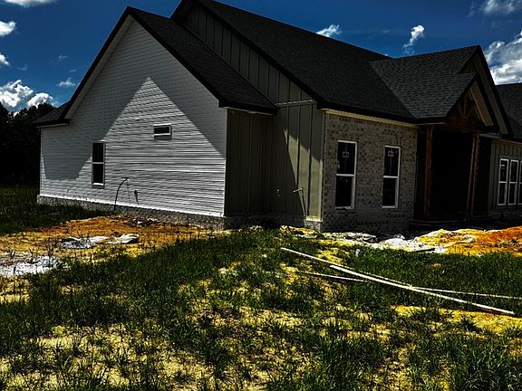 3rd image of 1548 Iris Rd