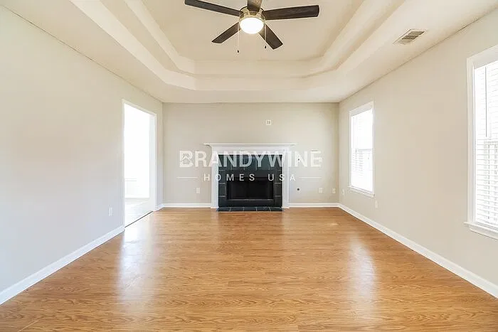 3 bed, 2.0 bath, 1437 sqft, $1,795 — Photo 3