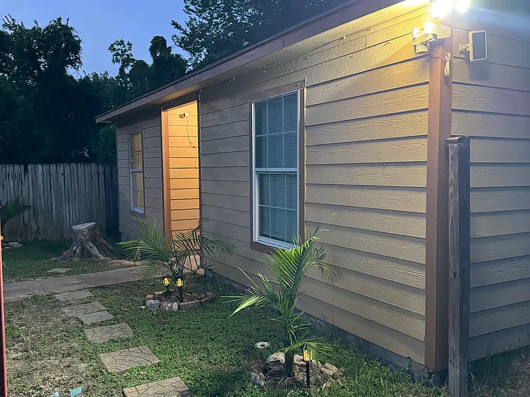 1413 Miller St — Photo 15