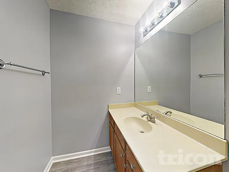202 Silver Ridge Dr — Photo 10