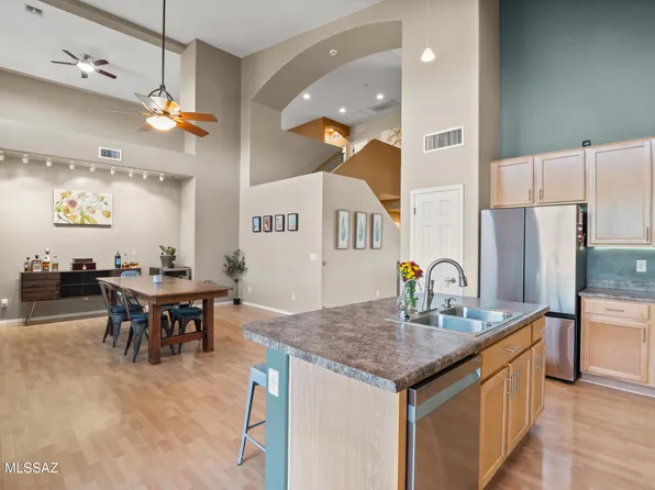 7450 W Shining Amber Ln, Tucson, AZ 85743