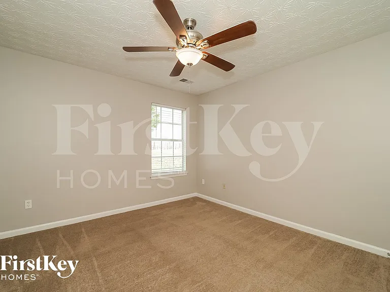 5719 Graywind Trl — Photo 10